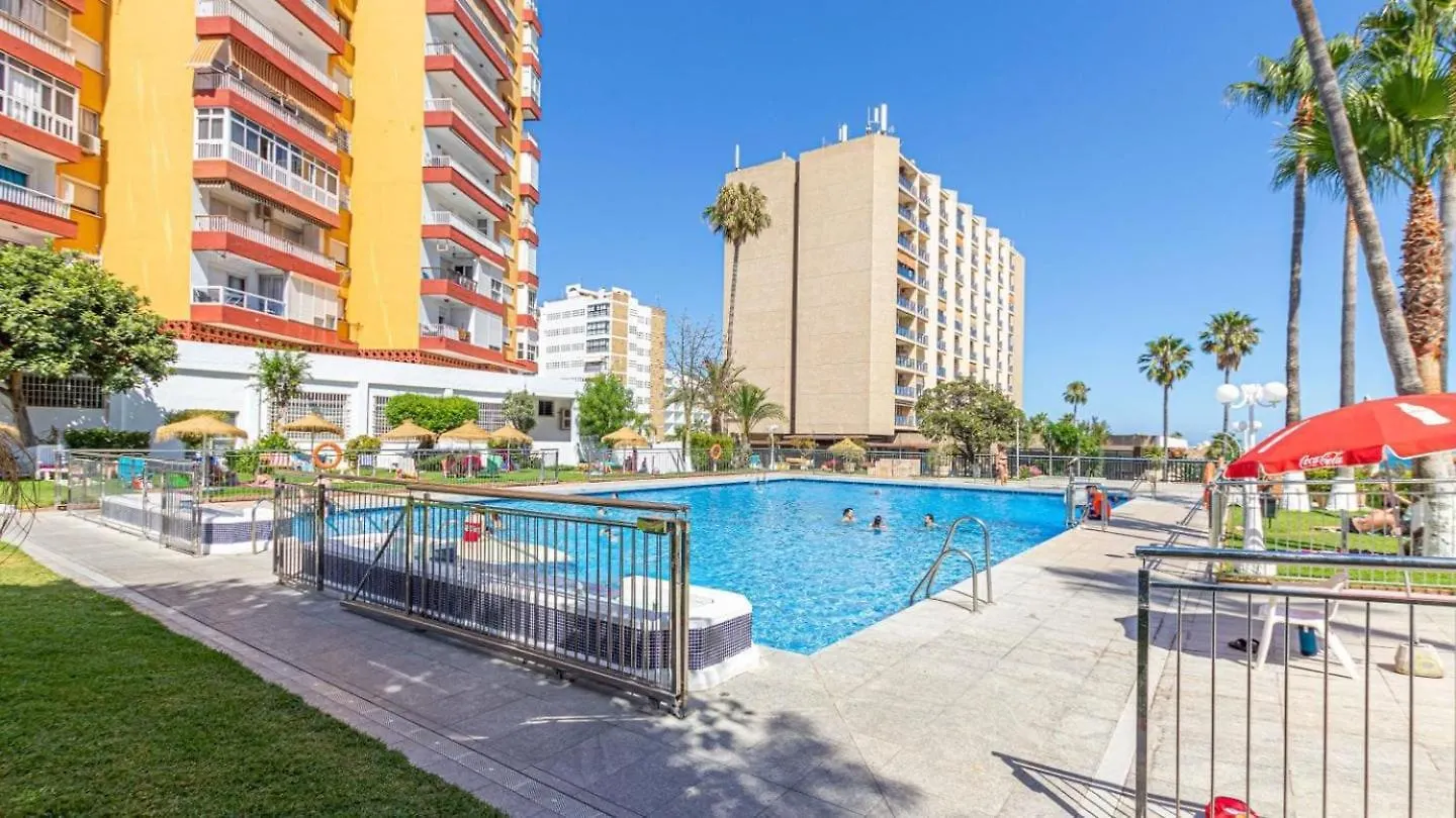797 Holiday Rentals- Amplio Estudio En Puerto Marina ベナルマデナ
