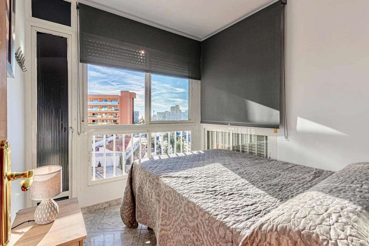 797 Holiday Rentals- Amplio Estudio En Puerto Marina ベナルマデナ
