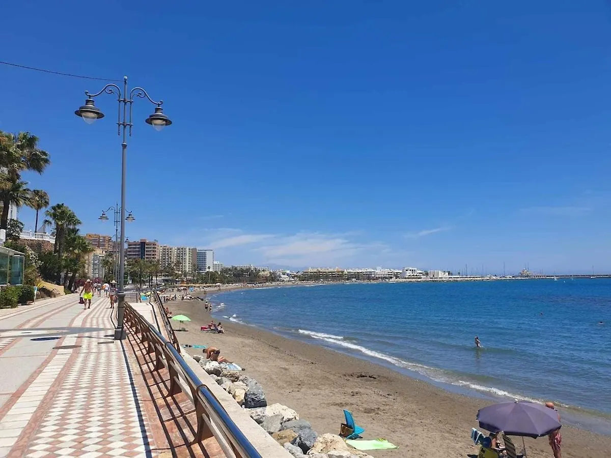 797 Holiday Rentals- Amplio Estudio En Puerto Marina ベナルマデナ 0*,