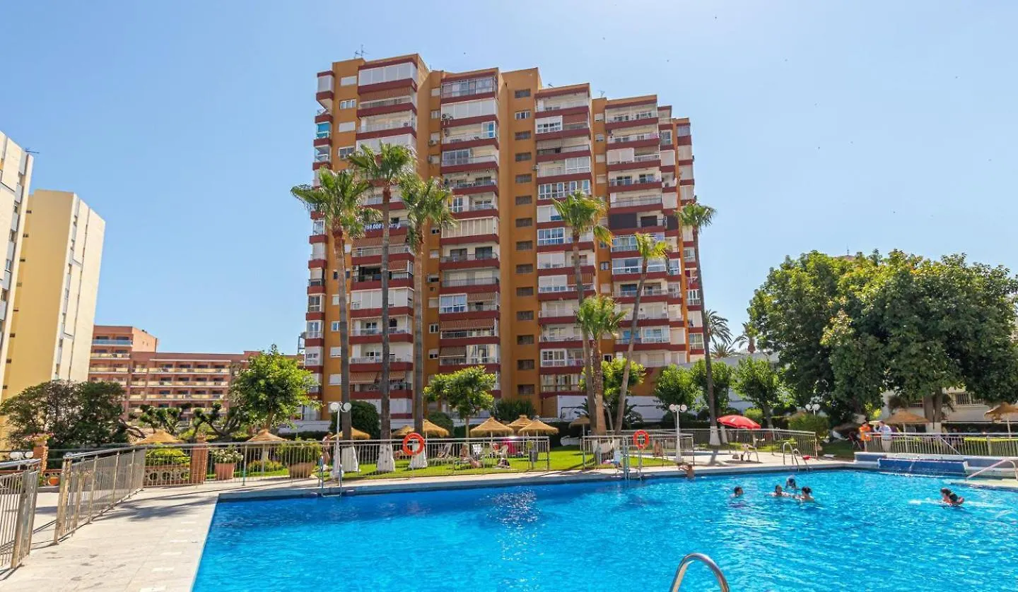 797 Holiday Rentals- Amplio Estudio En Puerto Marina ベナルマデナ アパート
