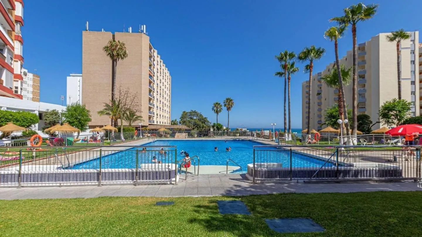 797 Holiday Rentals- Amplio Estudio En Puerto Marina ベナルマデナ